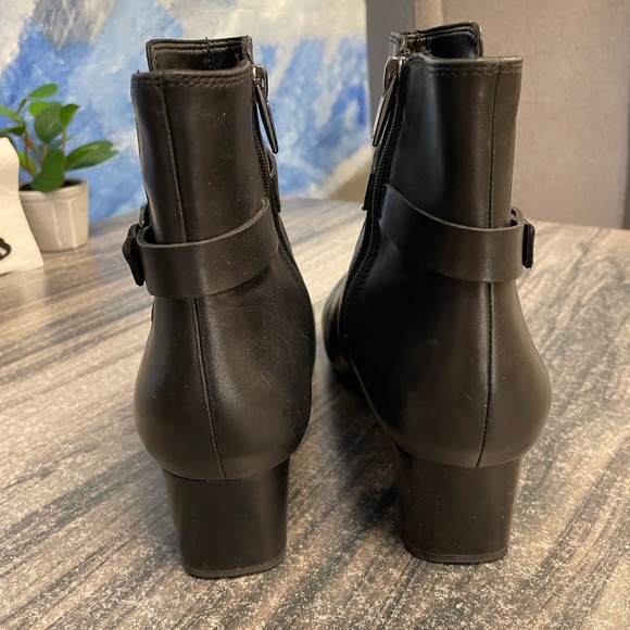 Unstructured by Clark’s Ankle Boots - Picture 6 of 11